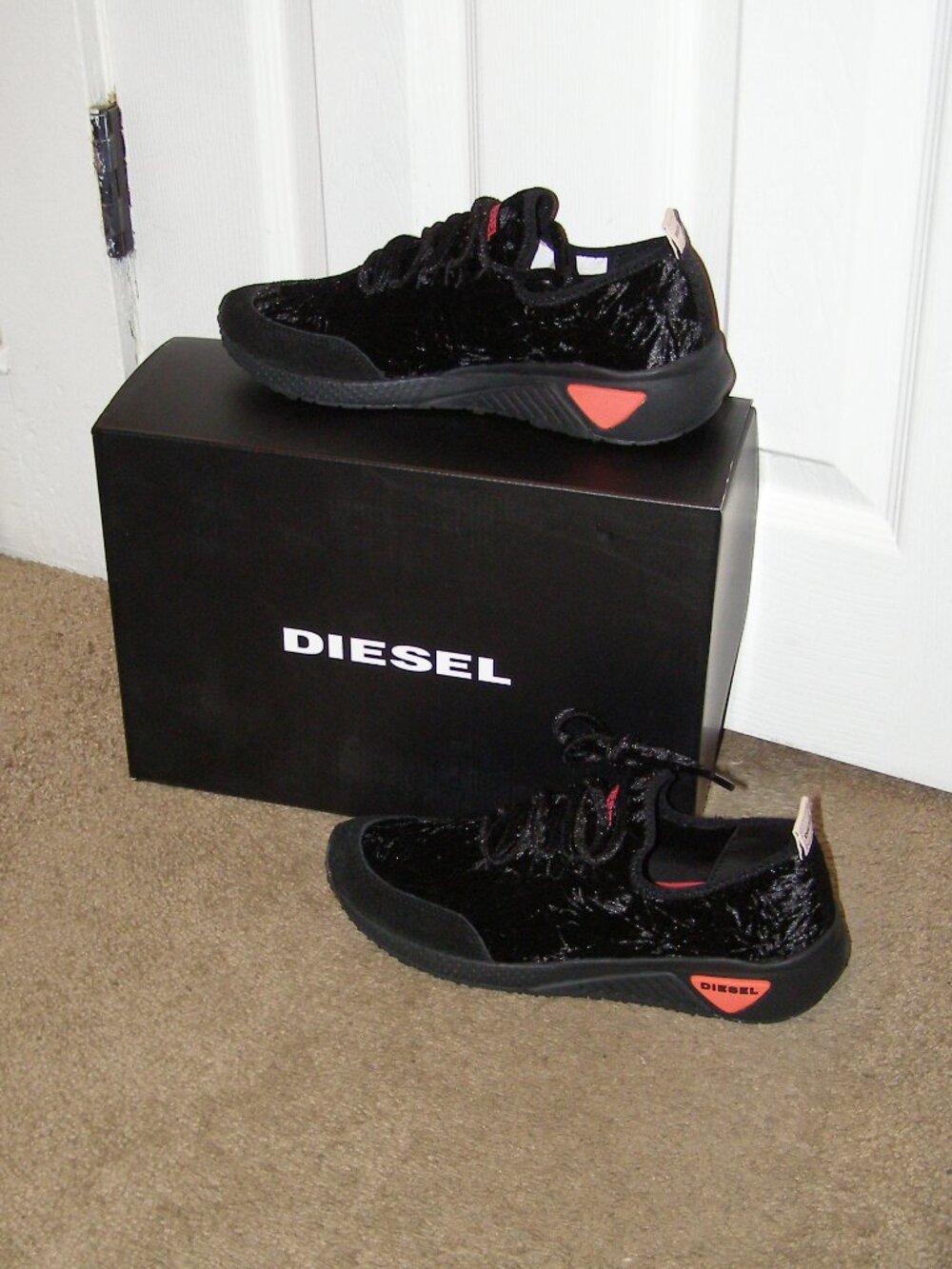 NEW size 8.5 DIESEL Black Velvet Sneakers S-KBY Euro 39
